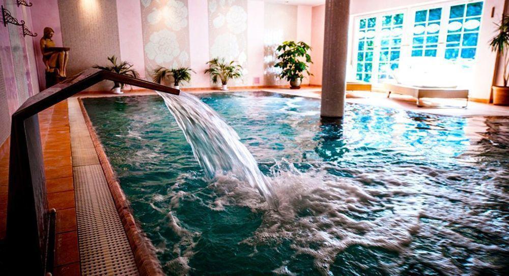 Willa Alexander Resort & Spa - Caloroczny Kryty Basen Mielno  Luaran gambar