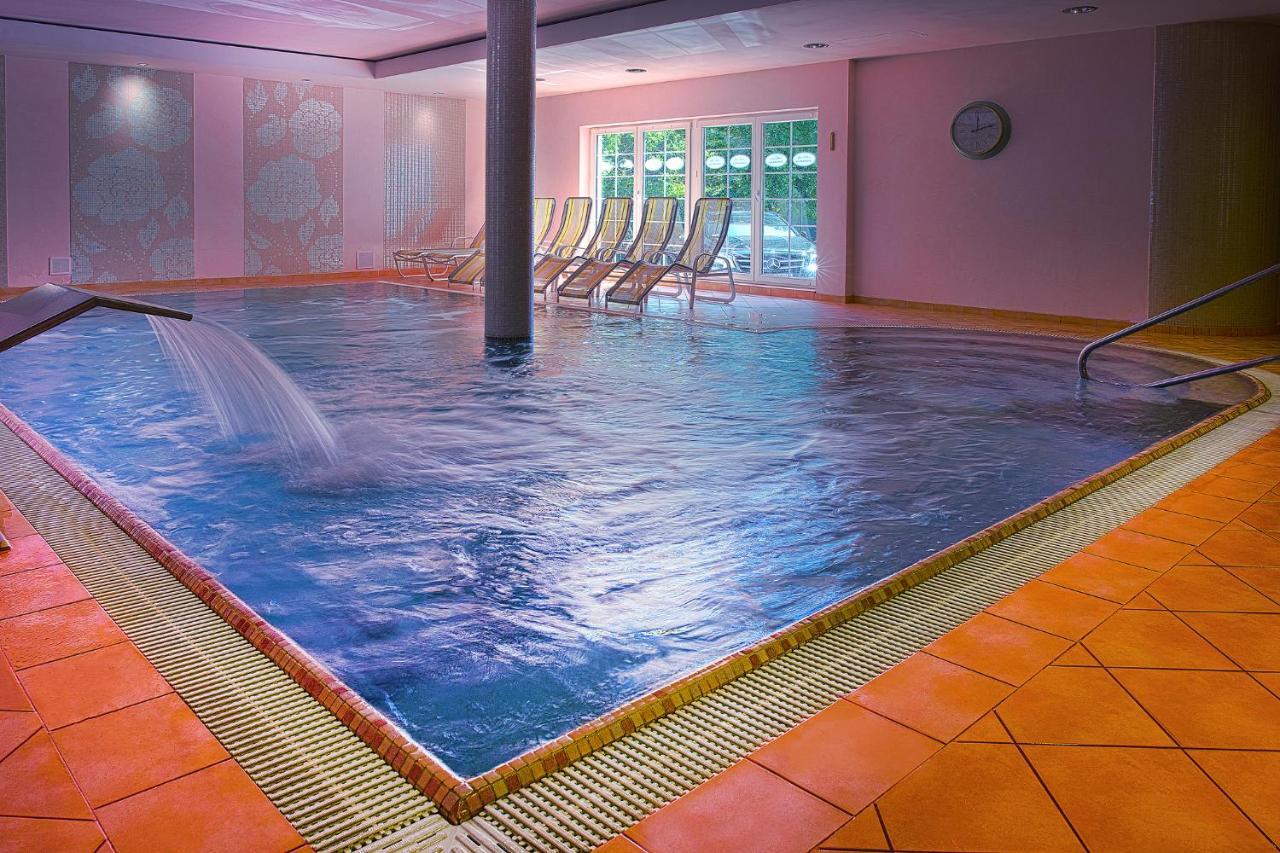Willa Alexander Resort & Spa - Caloroczny Kryty Basen Mielno  Luaran gambar